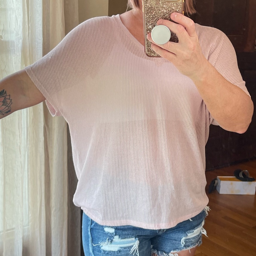 Mauve V-neck knit top
